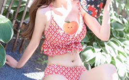 尤果网比基尼22岁极品尤物时尚写真大赏：红色印花比基尼 尽显时尚完美身材